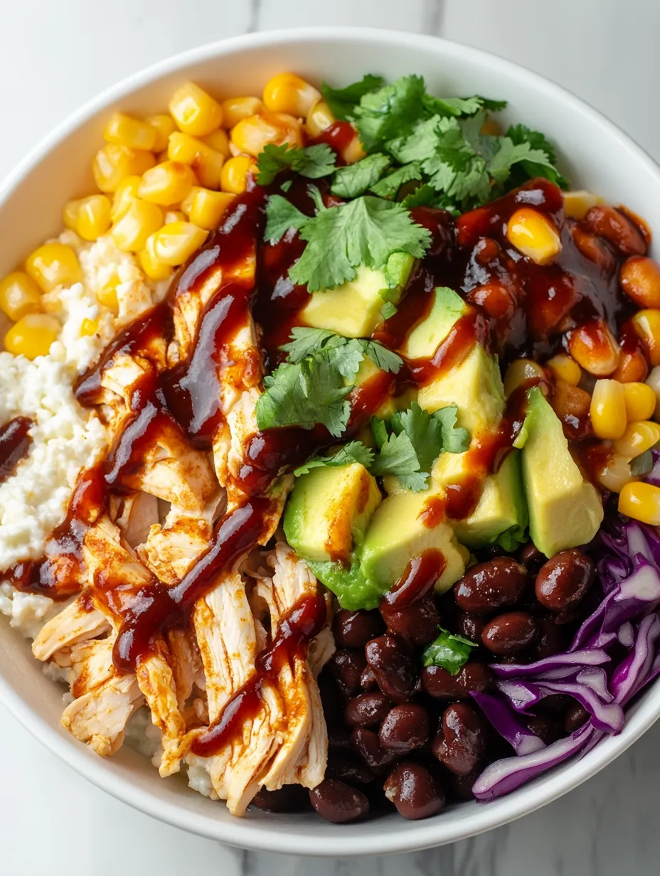 Tazón de Pollo Barbacoa con Requesón